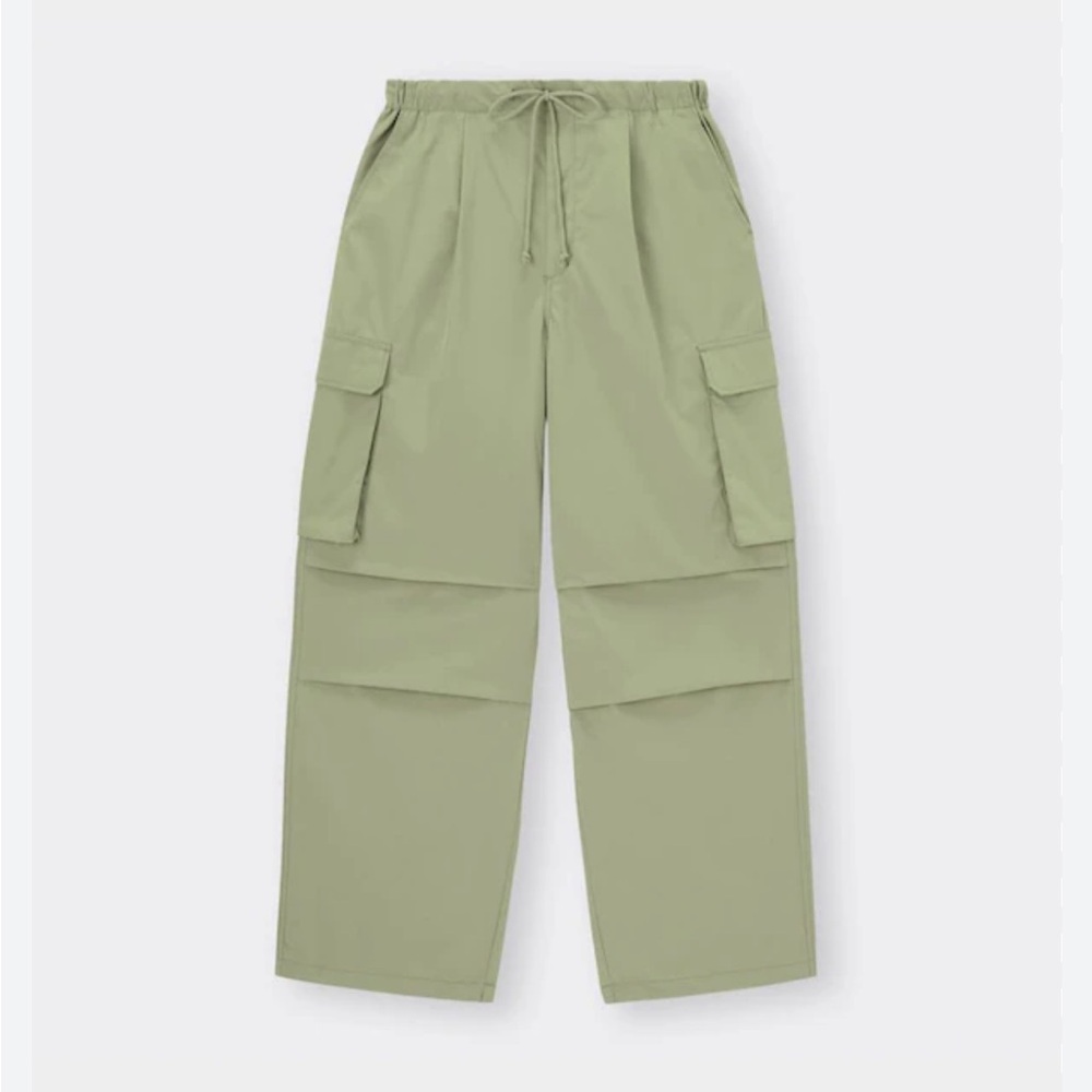 GU | Army green wide leg cargo pants